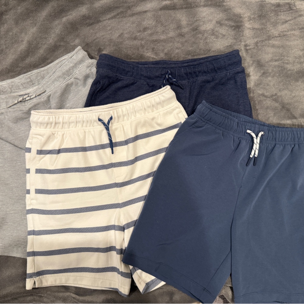 Vineyard Vines Boys Set of Casual Shorts in Blue and Gray. 25$ per pair.